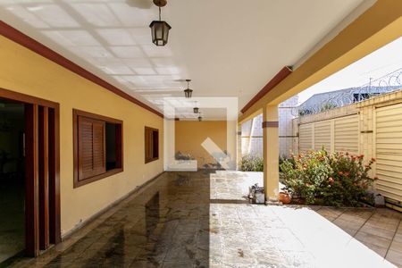Casa à venda com 400m², 4 quartos e 4 vagas Casa à venda com 400m², 4 quartos e 4 vagasGaragem