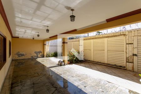 Casa à venda com 400m², 4 quartos e 4 vagas Casa à venda com 400m², 4 quartos e 4 vagasGaragem