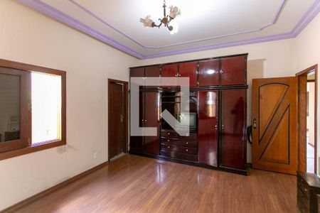 Casa à venda com 400m², 4 quartos e 4 vagas Casa à venda com 400m², 4 quartos e 4 vagasQuarto Suíte 1