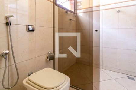 Casa à venda com 400m², 4 quartos e 4 vagas Casa à venda com 400m², 4 quartos e 4 vagasBanheiro 2