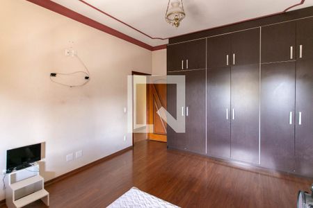 Casa à venda com 400m², 4 quartos e 4 vagas Casa à venda com 400m², 4 quartos e 4 vagasQuarto 3