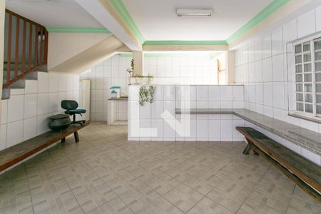 Casa à venda com 400m², 4 quartos e 4 vagas Casa à venda com 400m², 4 quartos e 4 vagasVaranda