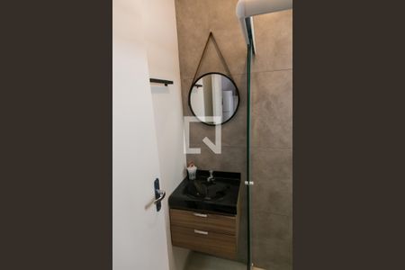 Banheiro de kitnet/studio para alugar com 1 quarto, 14m² em Vila Medeiros, São Paulo
