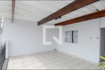 Casa à venda com 150m², 5 quartos e 2 vagas Casa à venda com 150m², 5 quartos e 2 vagasVaranda