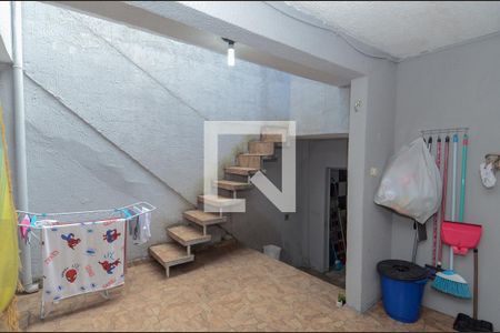 Casa à venda com 150m², 5 quartos e 2 vagas Casa à venda com 150m², 5 quartos e 2 vagasChurrasqueira