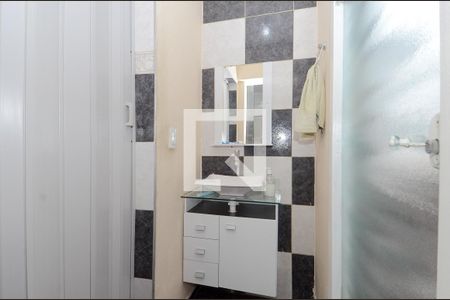 Casa à venda com 150m², 5 quartos e 2 vagas Casa à venda com 150m², 5 quartos e 2 vagasBanheiro Social