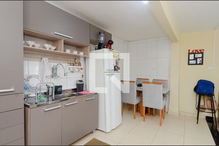 Casa à venda com 150m², 5 quartos e 2 vagas Casa à venda com 150m², 5 quartos e 2 vagasCozinha - Edícula