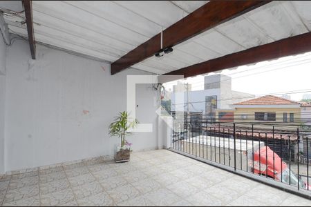 Casa à venda com 150m², 5 quartos e 2 vagas Casa à venda com 150m², 5 quartos e 2 vagasVaranda