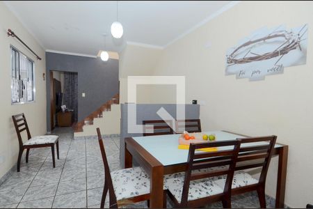 Casa à venda com 150m², 5 quartos e 2 vagas Casa à venda com 150m², 5 quartos e 2 vagasSala de Jantar