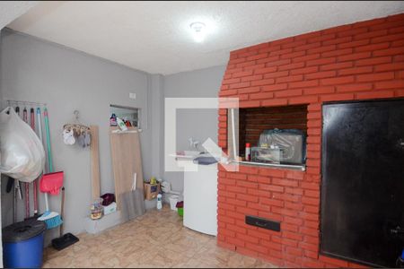 Casa à venda com 150m², 5 quartos e 2 vagas Casa à venda com 150m², 5 quartos e 2 vagasChurrasqueira