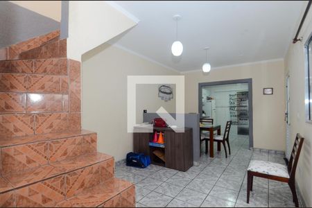 Casa à venda com 150m², 5 quartos e 2 vagas Casa à venda com 150m², 5 quartos e 2 vagasSala de Jantar