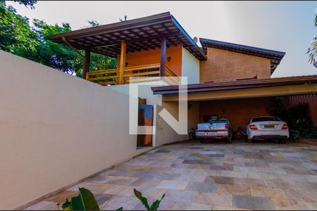 Casa para alugar com 500m², 6 quartos e 4 vagas Casa para alugar com 500m², 6 quartos e 4 vagasGaragem