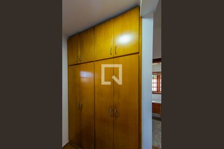 Casa para alugar com 500m², 6 quartos e 4 vagas Casa para alugar com 500m², 6 quartos e 4 vagasQuarto de Serviço