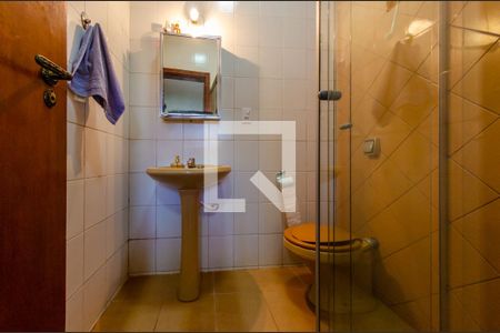 Casa para alugar com 500m², 6 quartos e 4 vagas Casa para alugar com 500m², 6 quartos e 4 vagasBanheiro de Serviço