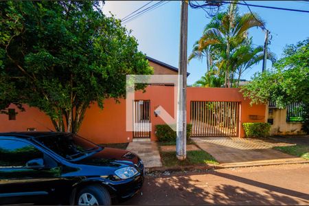 Casa para alugar com 500m², 6 quartos e 4 vagas Casa para alugar com 500m², 6 quartos e 4 vagasFachada