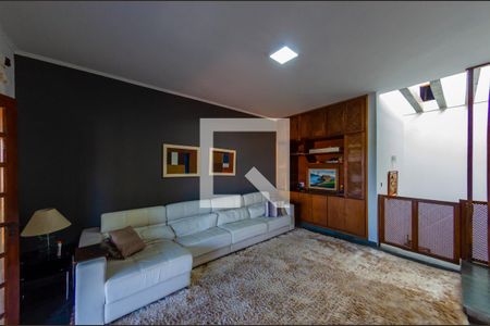 Casa para alugar com 500m², 6 quartos e 4 vagas Casa para alugar com 500m², 6 quartos e 4 vagasSala de TV