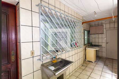 Casa à venda com 182m², 5 quartos e 3 vagas Casa à venda com 182m², 5 quartos e 3 vagasLavanderia