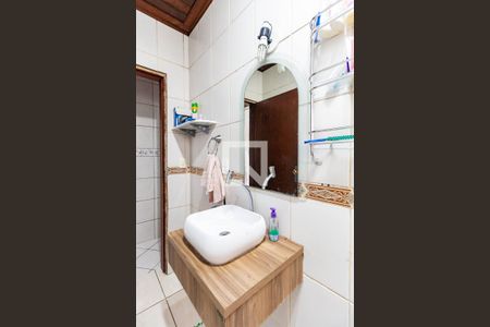 Casa à venda com 182m², 5 quartos e 3 vagas Casa à venda com 182m², 5 quartos e 3 vagasBanheiro 2