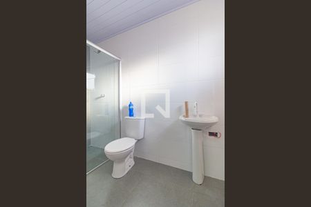 Casa para alugar com 110m², 2 quartos e 2 vagas Casa para alugar com 110m², 2 quartos e 2 vagasBanheiro do Quarto 2
