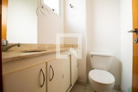 Casa de condomínio à venda com 190m², 3 quartos e 2 vagas Casa de condomínio à venda com 190m², 3 quartos e 2 vagasBanheiro