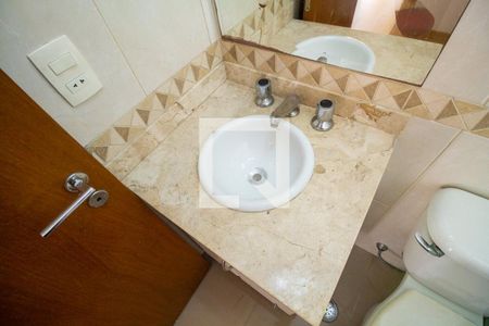 Casa de condomínio à venda com 190m², 3 quartos e 2 vagas Casa de condomínio à venda com 190m², 3 quartos e 2 vagasBanheiro