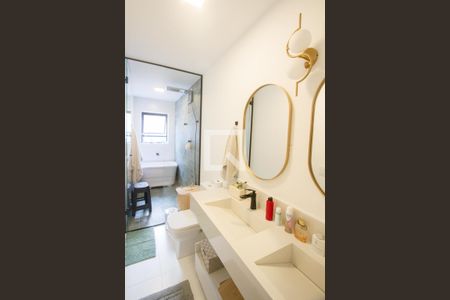 Casa à venda com 200m², 2 quartos e 2 vagasBanheiro Suíte