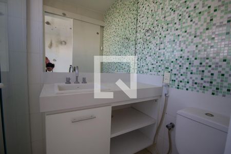 Apartamento à venda com 182m², 4 quartos e 3 vagasBanheiro da Suíte 2