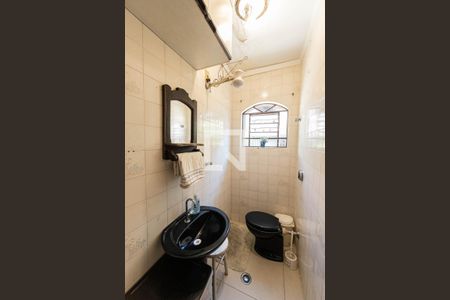 Casa à venda com 265m², 3 quartos e 2 vagasBanheiro de Serviço