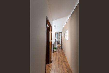 Casa à venda com 265m², 3 quartos e 2 vagasCorredor