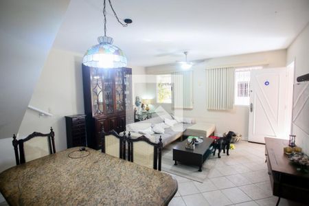 Sala de casa à venda com 3 quartos, 100m² em Pechincha, Rio de Janeiro