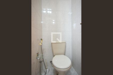 Casa para alugar com 180m², 2 quartos e 2 vagasBanheiro da suite 1