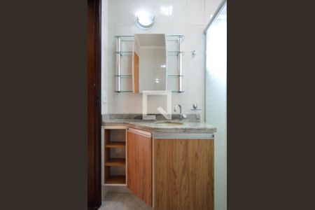 Casa para alugar com 180m², 2 quartos e 2 vagasBanheiro da suite 1