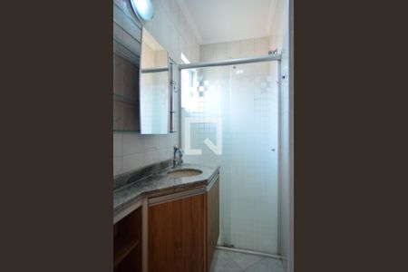 Casa para alugar com 180m², 2 quartos e 2 vagasBanheiro da suite 1