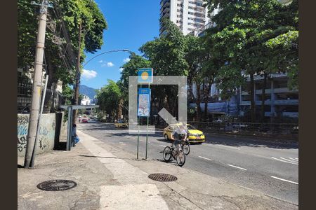 Apartamento para alugar com 120m², 3 quartos e sem vaga Apartamento para alugar com 120m², 3 quartos e sem vagaVista da Rua