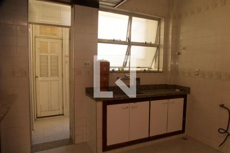 Apartamento para alugar com 120m², 3 quartos e sem vaga Apartamento para alugar com 120m², 3 quartos e sem vagaCozinha