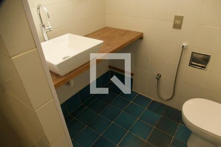 Apartamento para alugar com 120m², 3 quartos e sem vaga Apartamento para alugar com 120m², 3 quartos e sem vagaBanheiro social