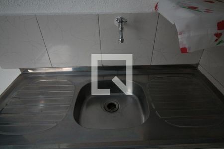 Sala/Cozinha de casa para alugar com 1 quarto, 40m² em Vila Libanesa, São Paulo