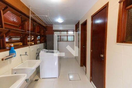 Casa à venda com 635m², 4 quartos e 4 vagasÁrea de Serviço
