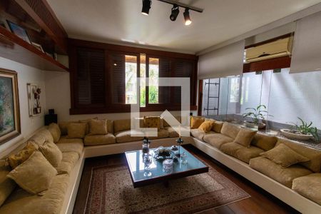 Casa à venda com 635m², 4 quartos e 4 vagasSala