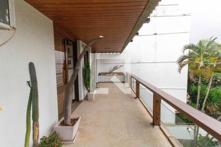 Casa à venda com 635m², 4 quartos e 4 vagasVaranda da Suíte 2