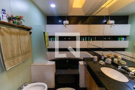 Casa à venda com 635m², 4 quartos e 4 vagasBanheiro da Suíte 4