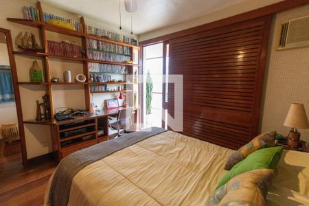 Casa à venda com 635m², 4 quartos e 4 vagasSuíte 2