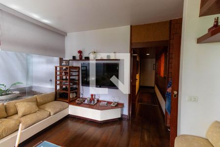 Casa à venda com 635m², 4 quartos e 4 vagasSala