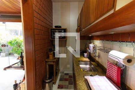 Casa à venda com 635m², 4 quartos e 4 vagasCozinha 2