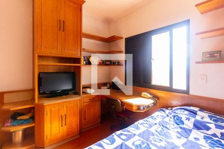 Apartamento à venda com 160m², 4 quartos e 3 vagasQuarto 2