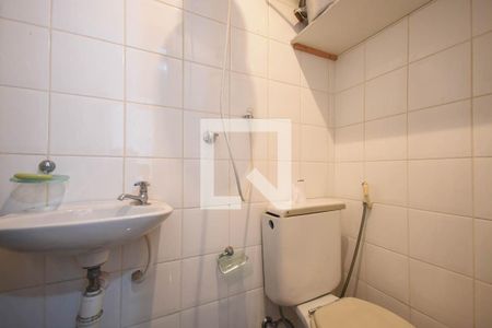 Apartamento à venda com 140m², 4 quartos e 3 vagas Apartamento à venda com 140m², 4 quartos e 3 vagasBanheiro de Serviço