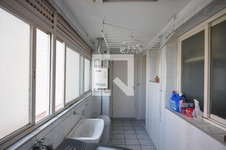 Apartamento à venda com 140m², 4 quartos e 3 vagas Apartamento à venda com 140m², 4 quartos e 3 vagasÁrea de serviço