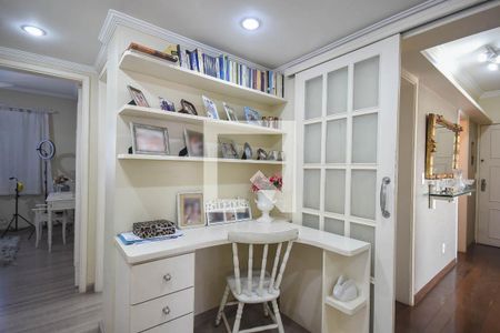 Corredor de apartamento à venda com 4 quartos, 140m² em Morumbi, São Paulo