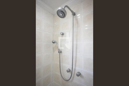 Apartamento à venda com 140m², 4 quartos e 3 vagas Apartamento à venda com 140m², 4 quartos e 3 vagasChuveiro do banheiro da suíte 1