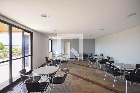 Apartamento à venda com 140m², 4 quartos e 3 vagas Apartamento à venda com 140m², 4 quartos e 3 vagasSalão de festa